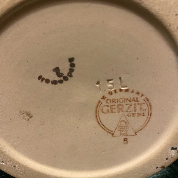 "Alter Gerz Bierkrug," or an old Gerz beer stein. Large - Picture 2 of 2